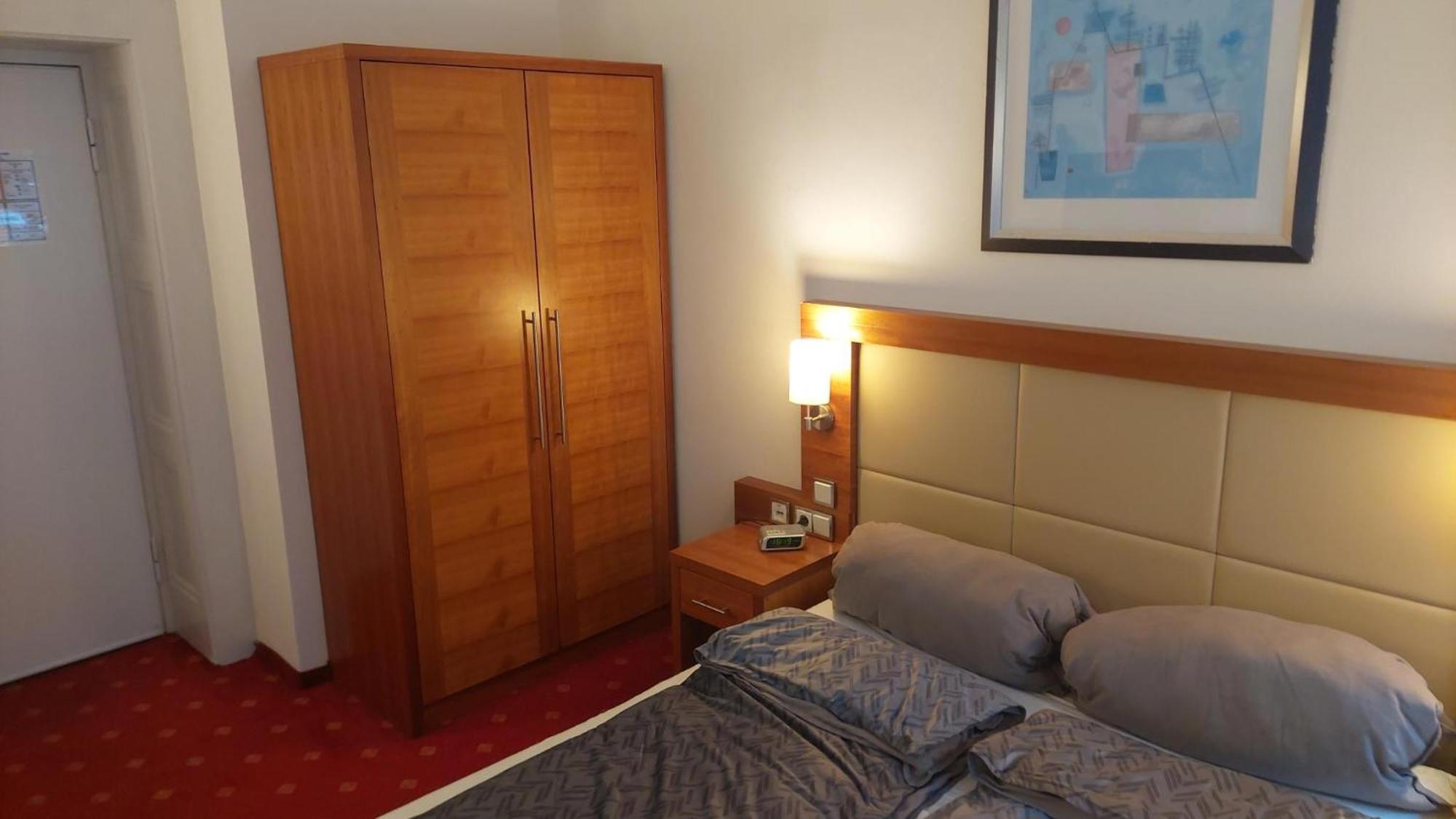 Die Villa, Zimmer 17, Dz Leverkusen Dış mekan fotoğraf