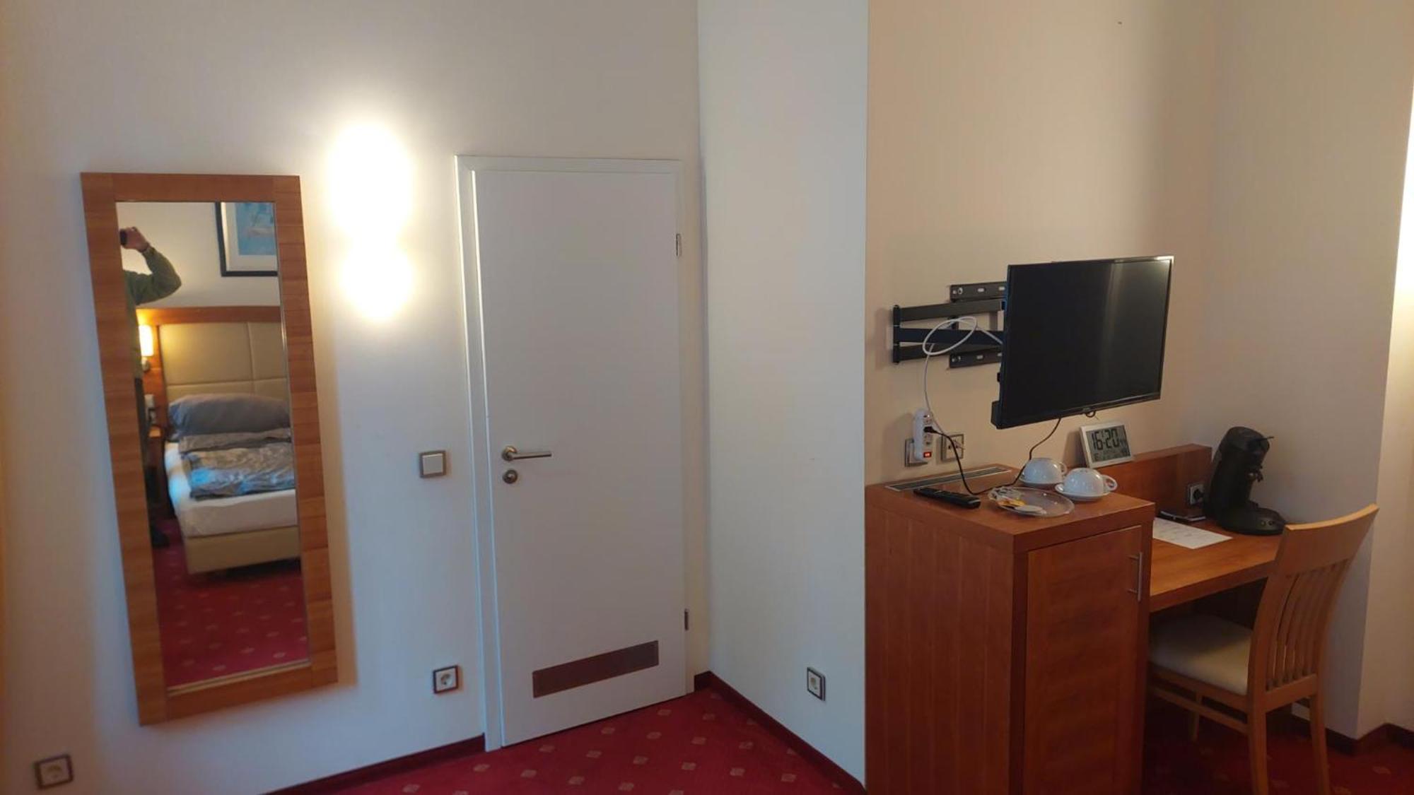 Die Villa, Zimmer 17, Dz Leverkusen Dış mekan fotoğraf